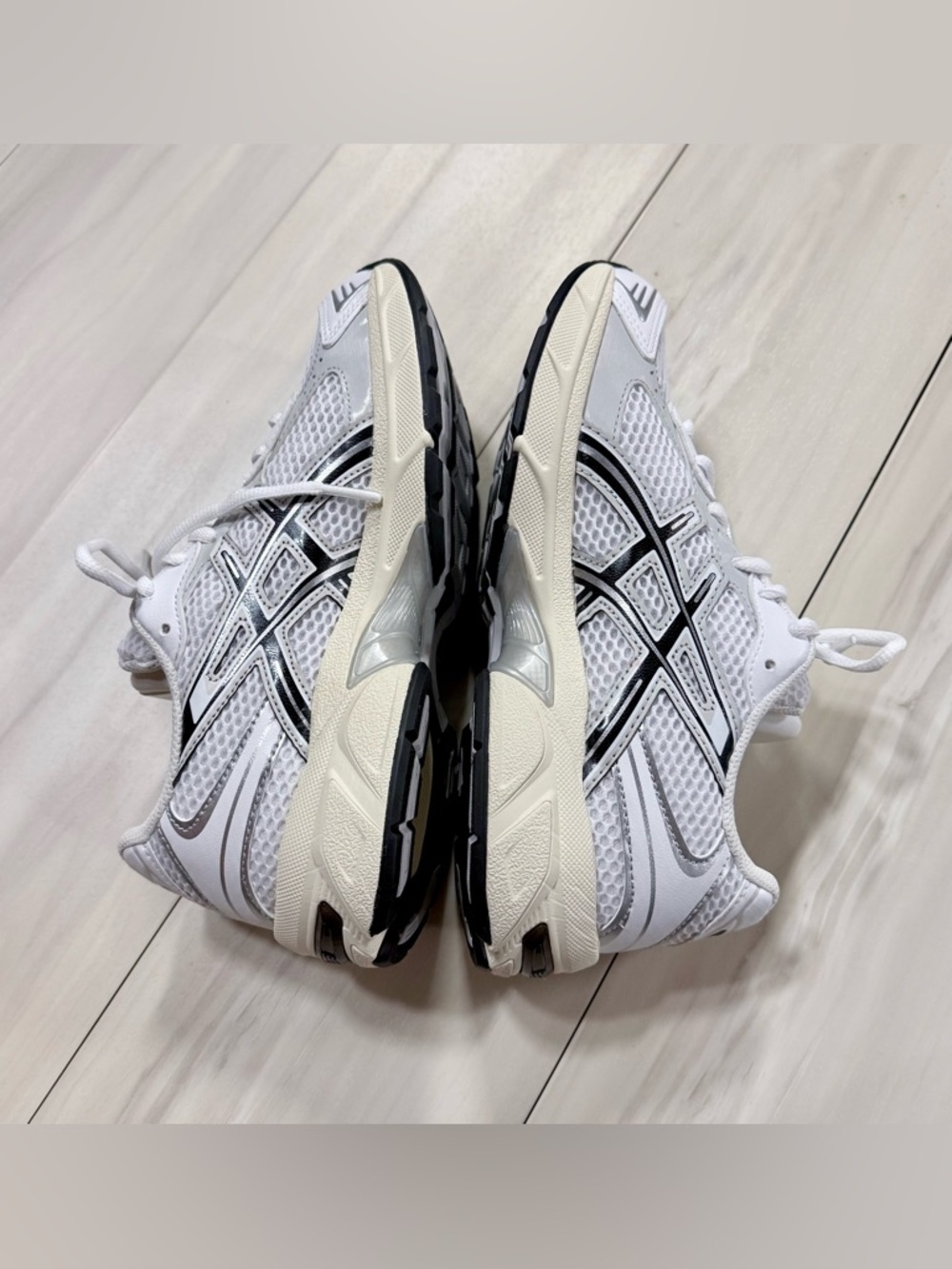 ASICS Gel-1130 Sneakers women’s 7-7.5, men’s 5.5. White/cloud grey. - Picture 5 of 6